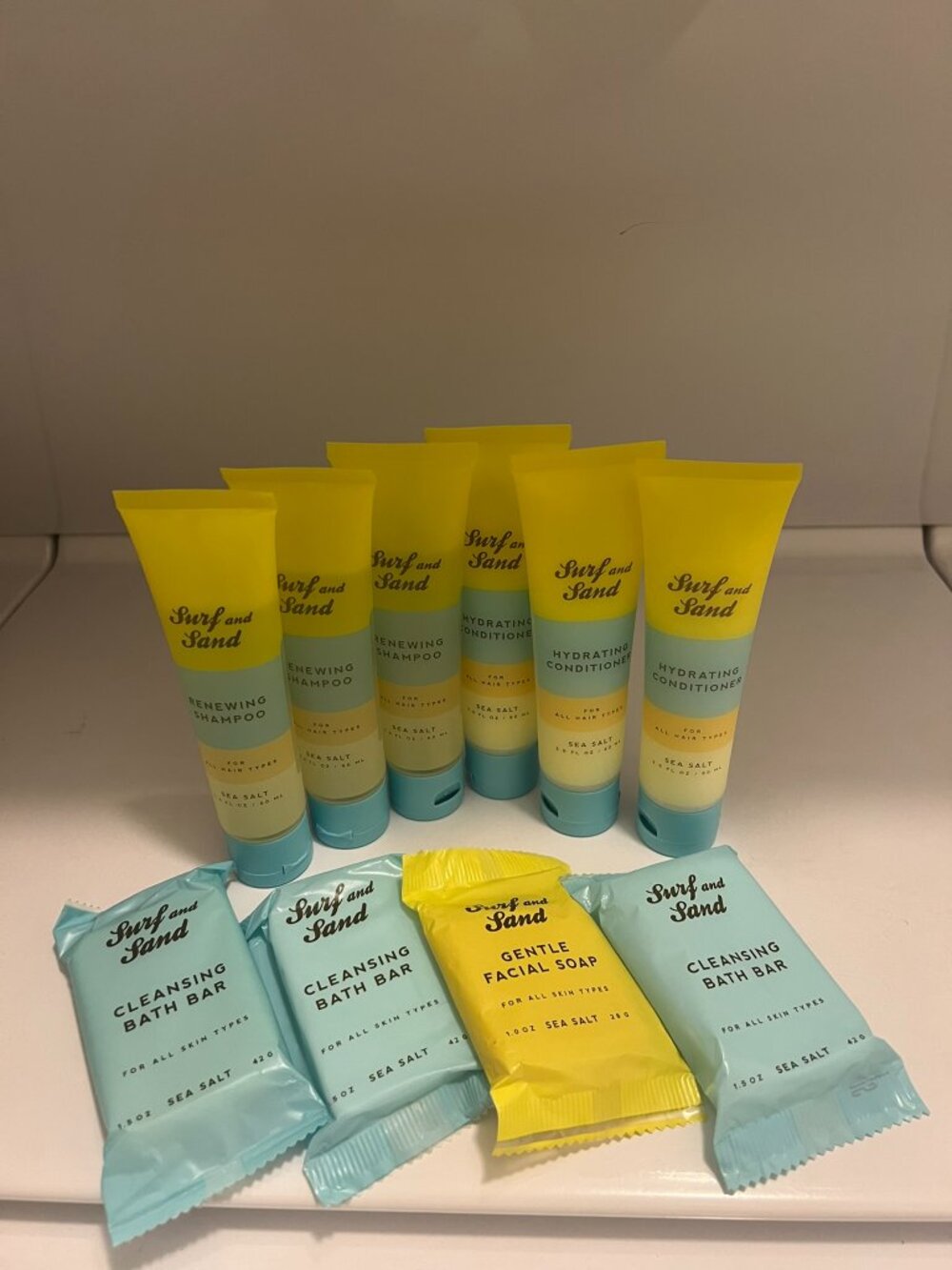 Universal Studios Endless Summer Surf And Sand Travel Shampoo Conditioner Soap